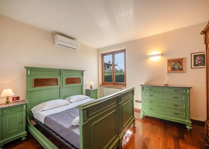 Villa Villasgarda - Castion *